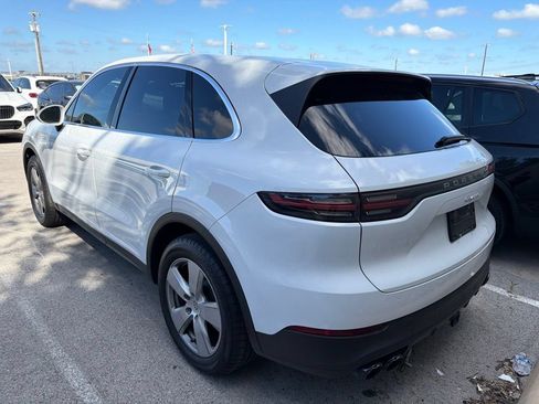 Used 2019 Porsche Cayenne AWD/4WD image 3