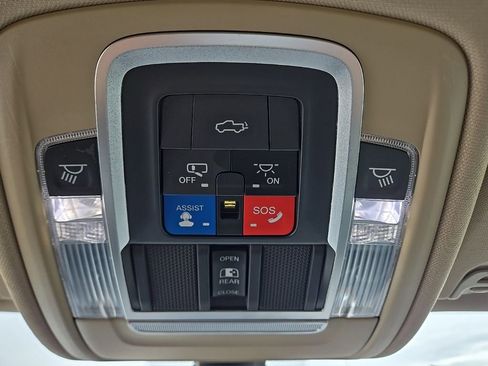 Used 2019 RAM 1500 Laramie image 38