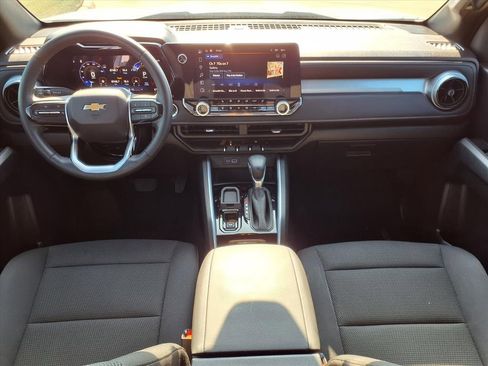 Used 2024 Chevrolet Colorado LT w/ LT Convenience Package II image 9