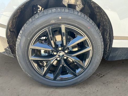 New 2026 Land Rover Range Rover Velar Dynamic SE image 12