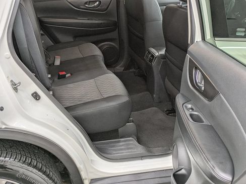 Used 2019 Nissan Rogue SV AWD/4WD image 25