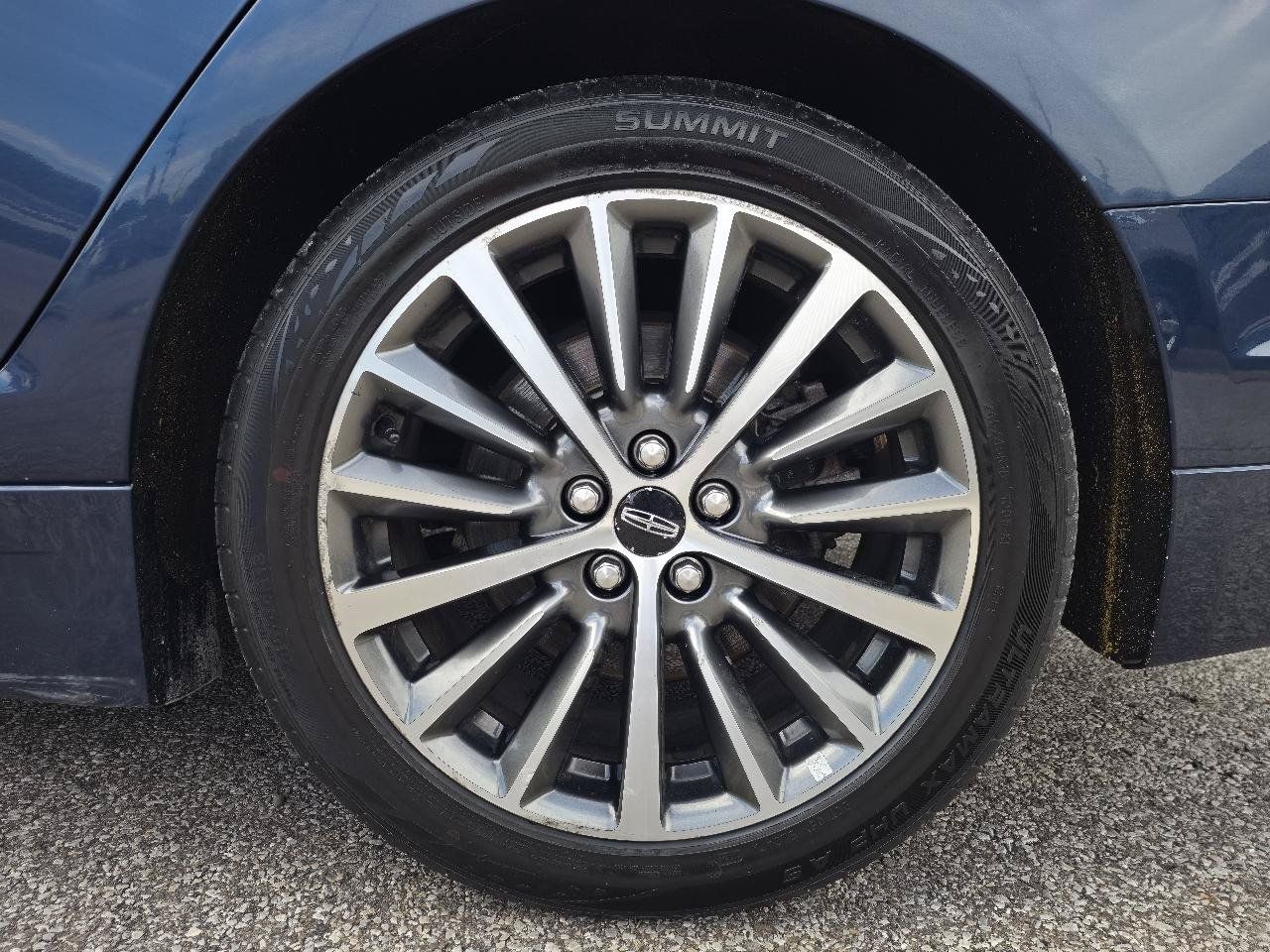 Used 2017 Lincoln MKZ Select w/ Select Plus Package AWD/4WD image 9