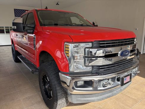 Used 2019 Ford F250 Lariat w/ Chrome Package image 15