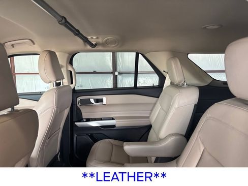 Used 2021 Ford Explorer XLT w/ Equipment Group 202A image 17