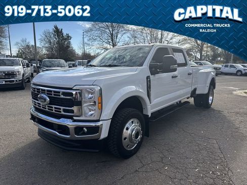 Used 2023 Ford F450 XLT w/ FX4 Off-Road Package image 4