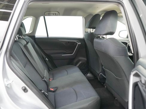 Used 2019 Toyota RAV4 LE w/ Carpet Mat Package AWD/4WD image 12
