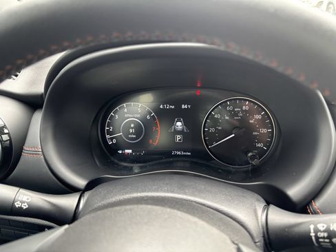 Used 2024 Nissan Kicks SR w/ SR Premium Package FWD image 17