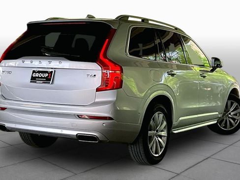 Used 2018 Volvo XC90 T6 Momentum w/ Convenience Package AWD/4WD image 12