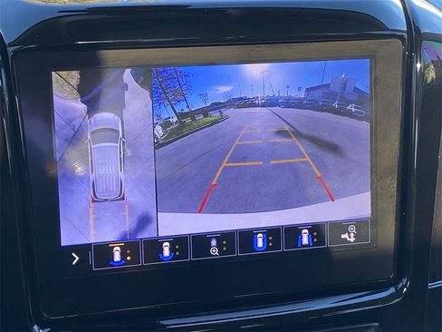 Used 2020 Chevrolet Traverse Premier w/ Redline Edition image 17