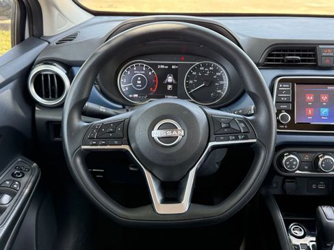 Used 2025 Nissan Versa SV FWD image 28