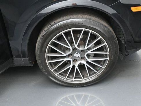 Used 2020 Porsche Cayenne AWD/4WD image 40