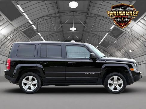 Used 2012 Jeep Patriot Latitude FWD image 7