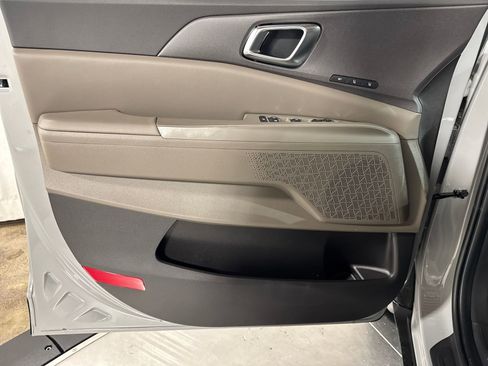 New 2026 Kia Carnival EX image 24