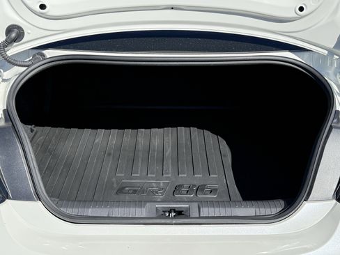Used 2025 Toyota GR86 Premium w/ ALL Weather Mat Package (TMS) image 13