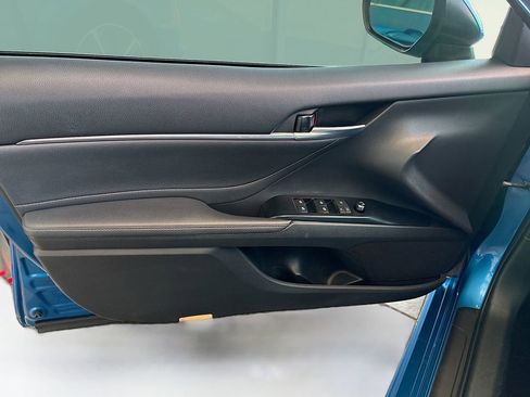 Used 2018 Toyota Camry XSE FWD image 23