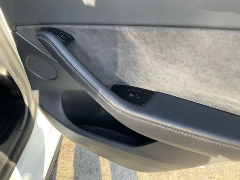 Used 2021 Tesla Model Y Long Range image 63