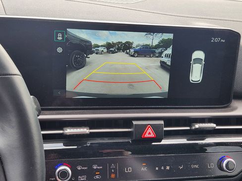 Used 2026 Kia Sportage EX image 18