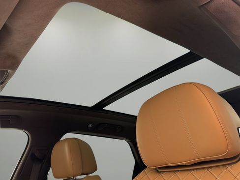 Certified 2023 Bentley Bentayga AWD/4WD image 34