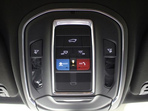 Used 2022 Jeep Wagoneer Series III AWD/4WD image 19
