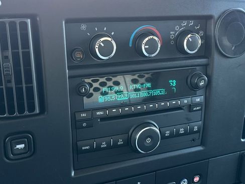 Used 2020 Chevrolet Express 2500 w/ Communications Package RWD image 23