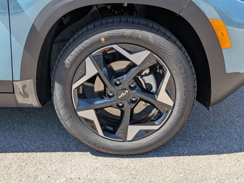 New 2026 Kia Seltos EX image 11