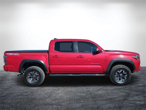 Used 2022 Toyota Tacoma TRD Off-Road w/ Technology Package image 2