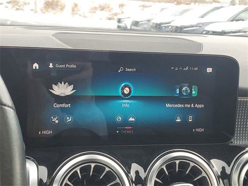 Used 2021 Mercedes-Benz GLB 250 4MATIC image 28