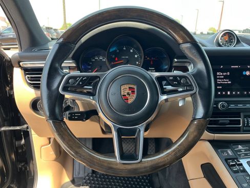 Used 2019 Porsche Macan AWD/4WD image 18