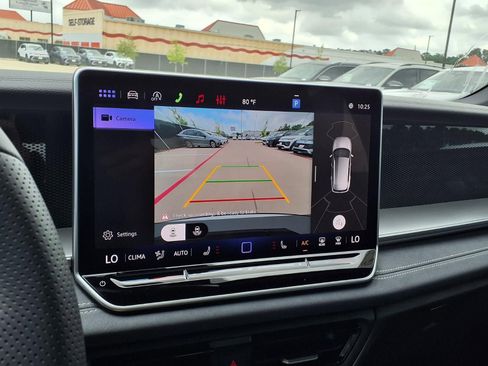 New 2026 Volkswagen Tiguan SE R-Line FWD image 15