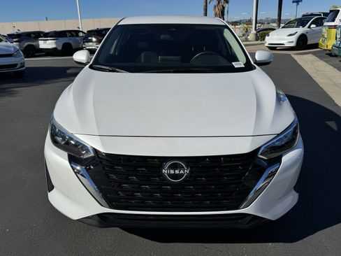 Used 2025 Nissan Sentra SV image 3