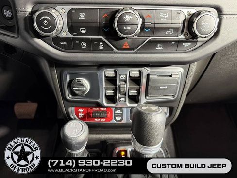 Used 2025 Jeep Wrangler Unlimited Rubicon AWD/4WD image 22