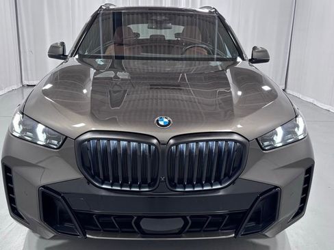 Used 2025 BMW X5 xDrive40i w/ M Sport Package image 3