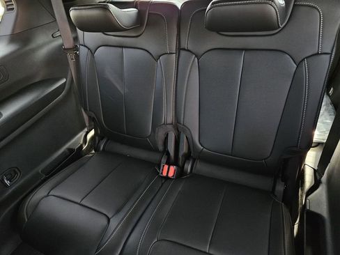 New 2025 Jeep Grand Cherokee L Limited w/ Black Appearance Package image 11