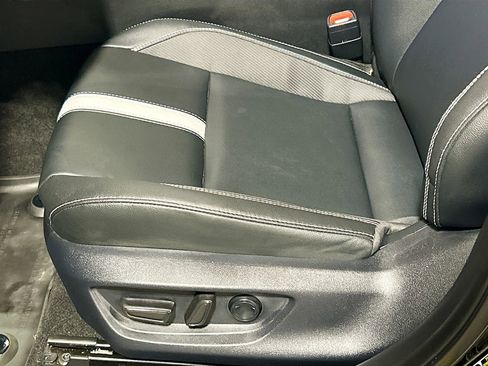 Used 2025 Toyota Camry SE FWD image 16