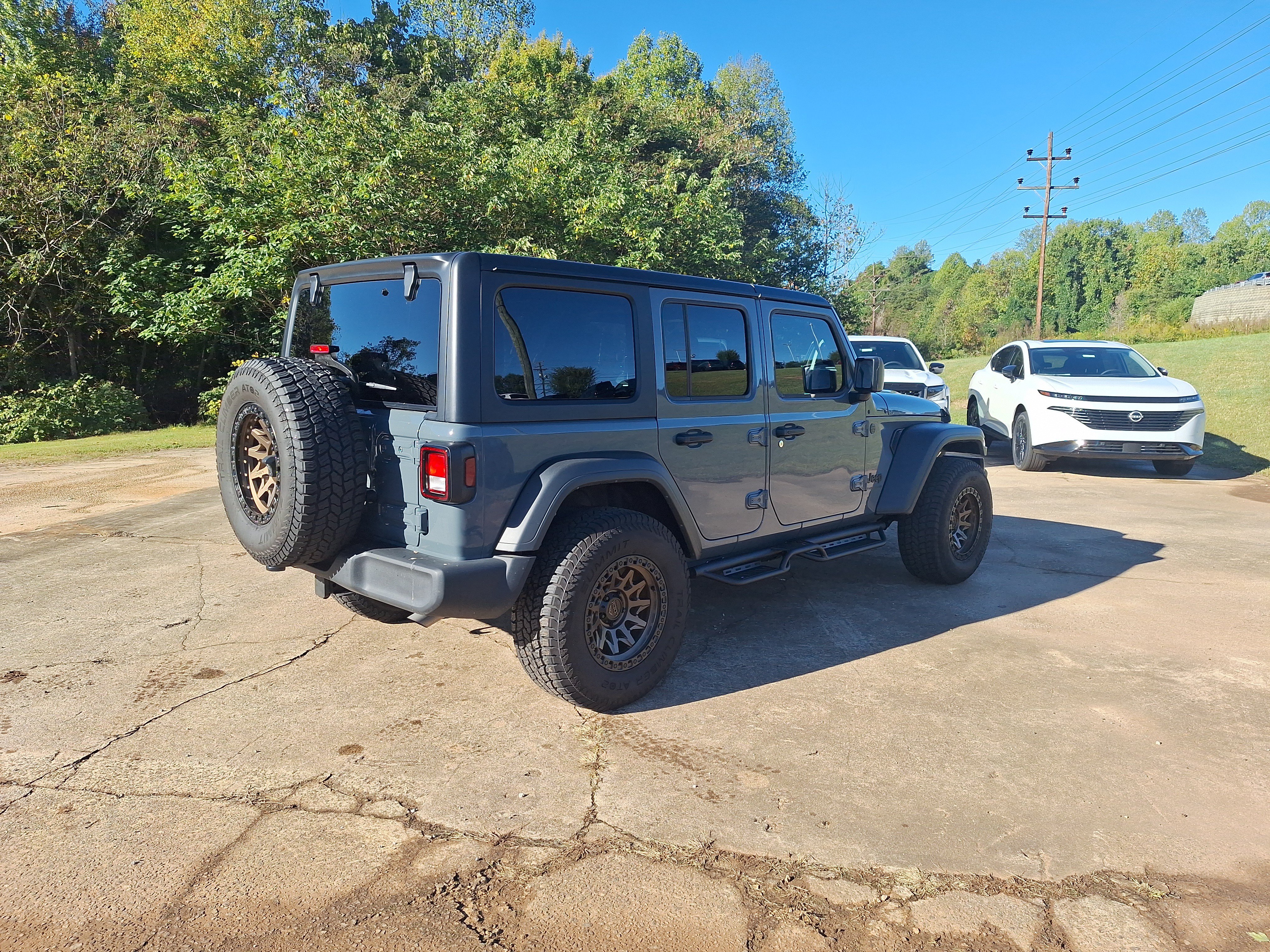Used 2025 Jeep Wrangler Unlimited Sport AWD/4WD image 5