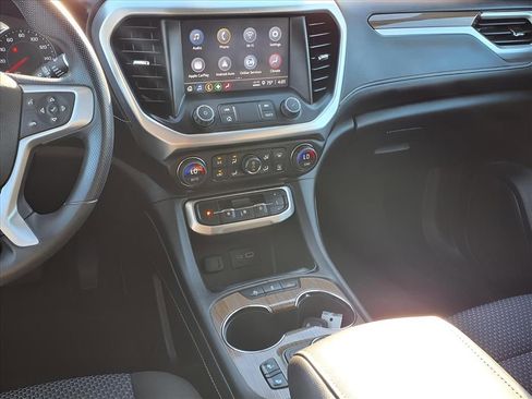 Used 2023 GMC Acadia SLE w/ Driver Convenience Package image 6