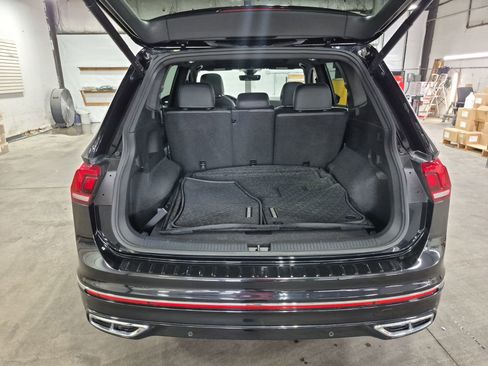 Used 2024 Volkswagen Tiguan SEL R-Line AWD/4WD image 27