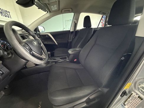 Used 2017 Toyota RAV4 LE w/ Carpet Mat Package AWD/4WD image 18