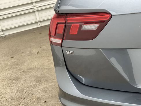 Used 2022 Volkswagen Tiguan SE image 10