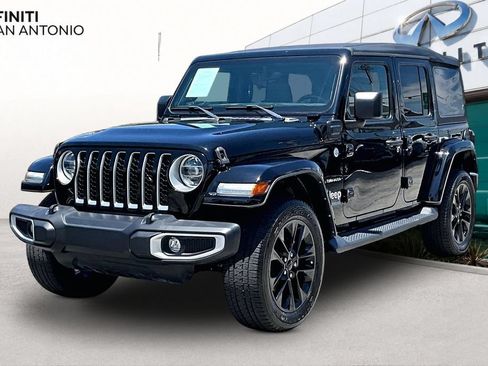 Used 2021 Jeep Wrangler Unlimited Sahara w/ Cold Weather Group AWD/4WD image 13