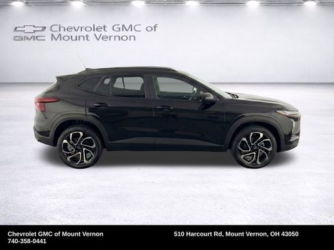 Used 2025 Chevrolet Trax RS w/ Driver Confidence Package FWD image 24