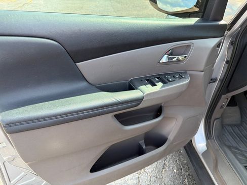 Used 2016 Honda Odyssey SE image 11