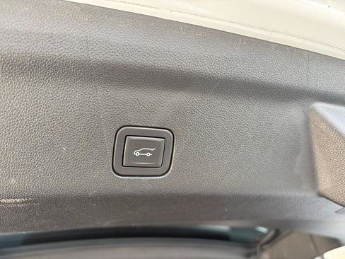 Used 2023 GMC Yukon Denali AWD/4WD image 37