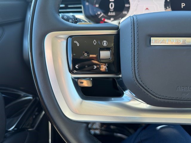 Certified 2025 Land Rover Range Rover SE AWD/4WD image 23