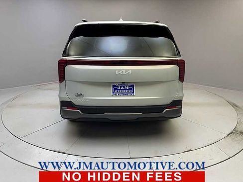 Used 2025 Kia Carnival SX Prestige image 4