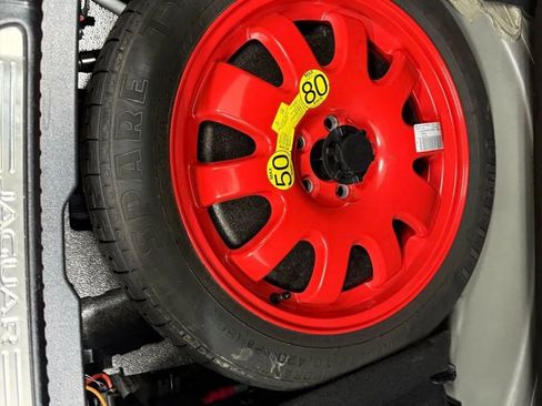 Used 2017 Jaguar XJ R-Sport image 31