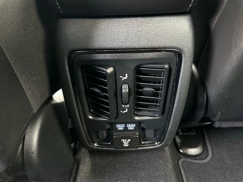 Used 2019 Jeep Grand Cherokee Limited X image 30