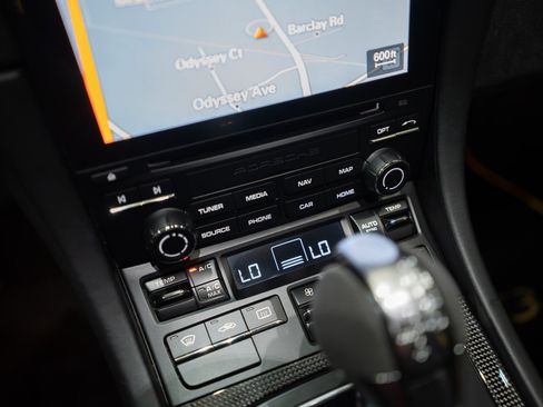 Used 2018 Porsche 911 GT3 RWD image 18