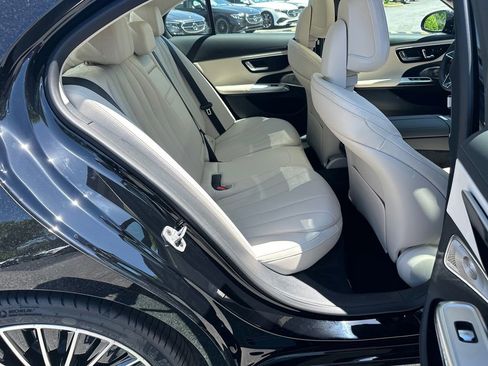 New 2026 Mercedes-Benz E 350 4MATIC Sedan image 17