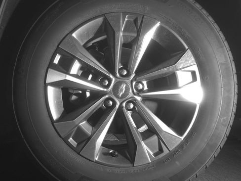 Used 2025 Chevrolet Equinox LT image 12